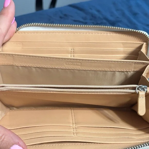 Coach Woven Orange and White Wallet - Picture 6 of 8